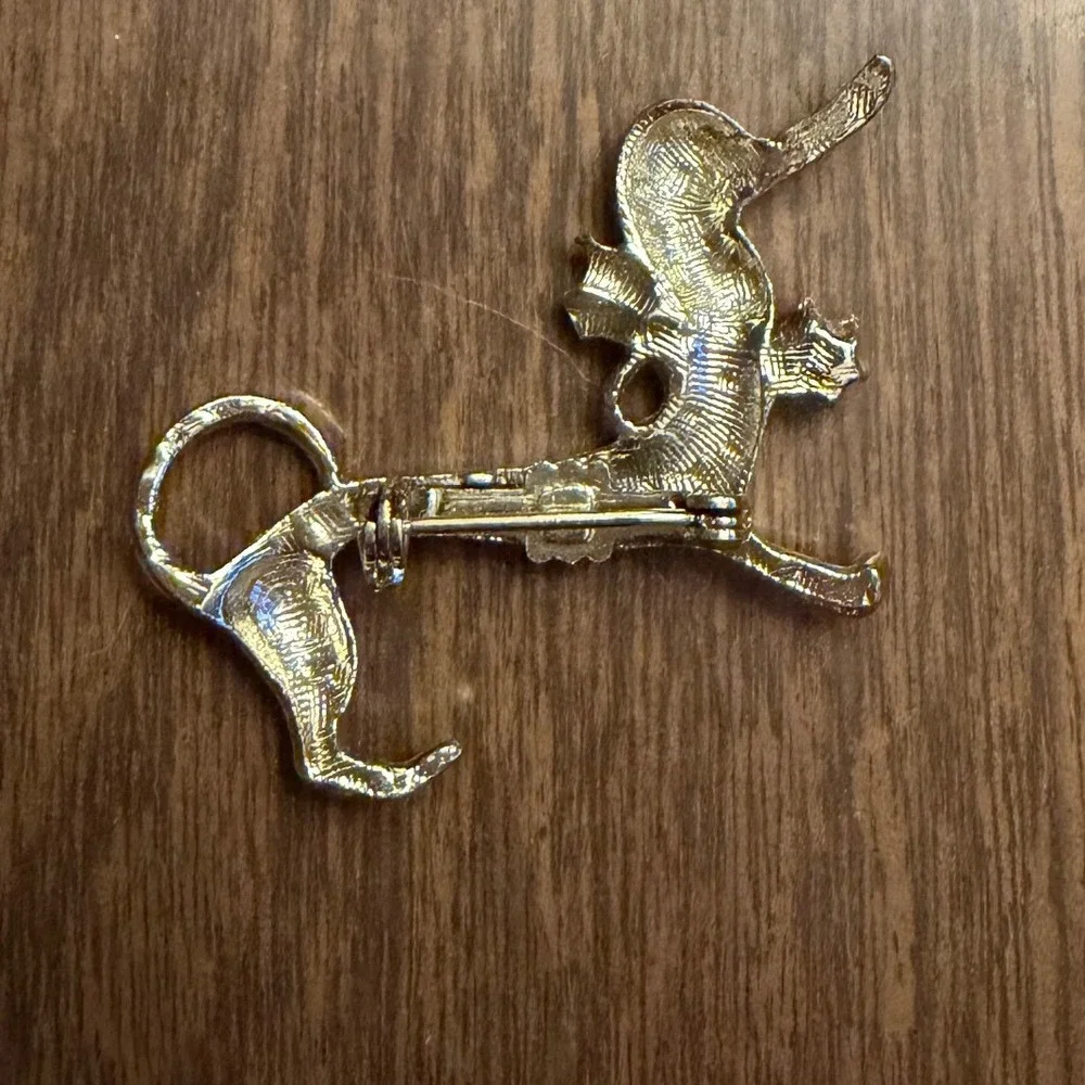 Woof Vtg 60s Gold Tone Dachshund Dog Brooch Blue‎ Rhinestone Animal Pin 2 Inch